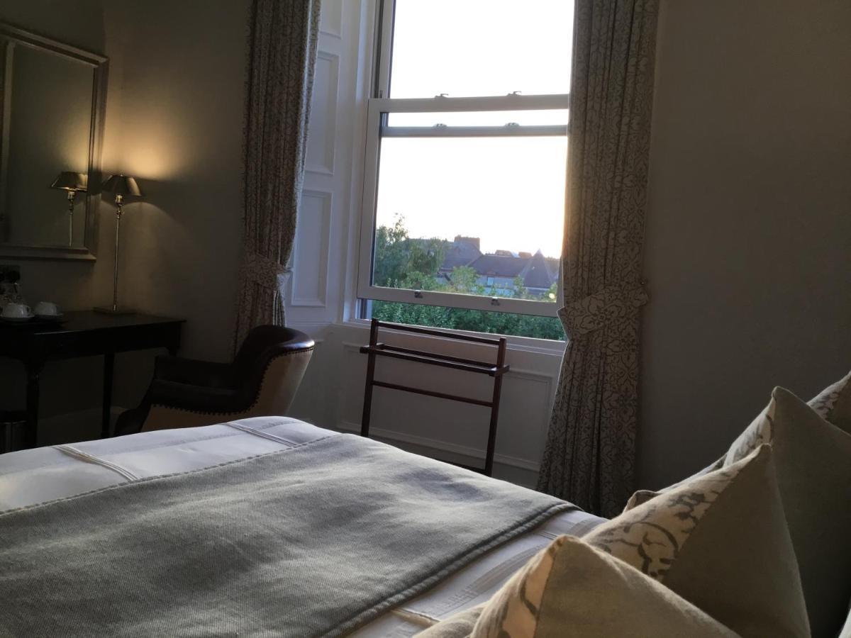 אדינבורו Martins Guest House מראה חיצוני תמונה